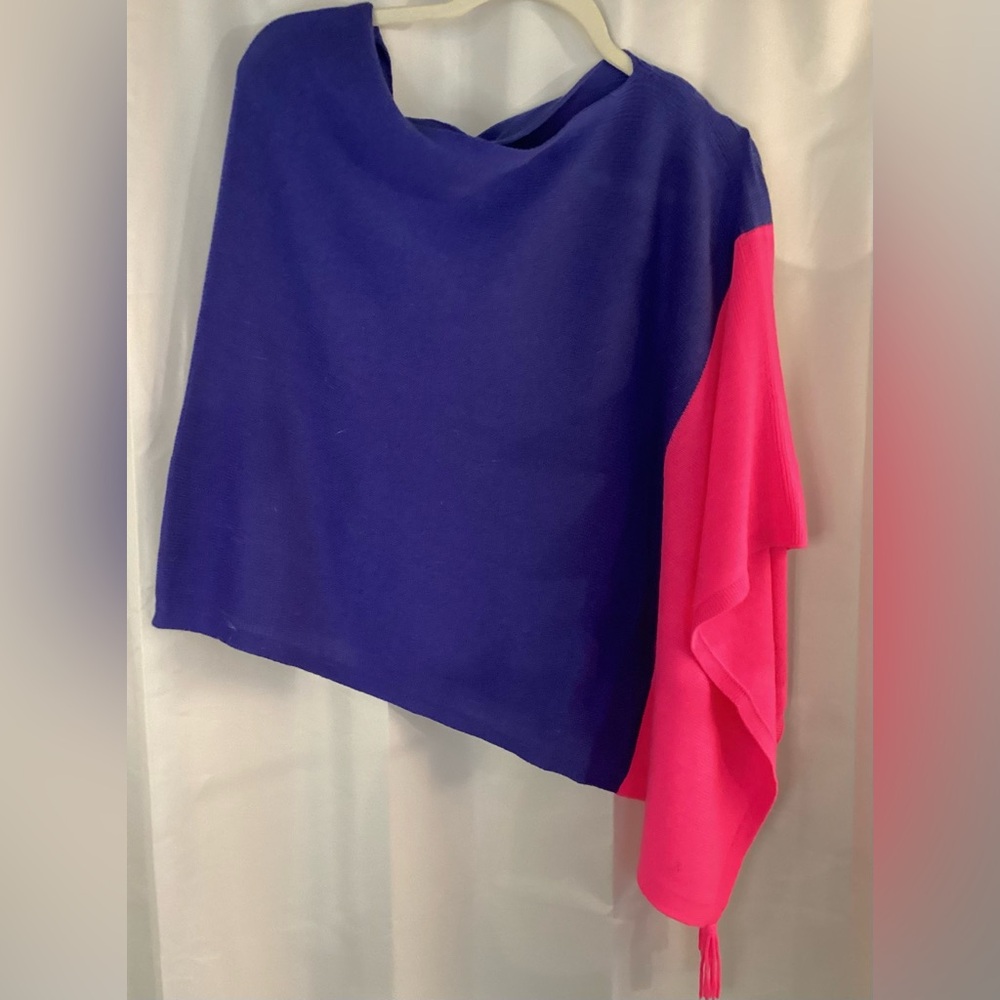 Lilly Pulitzer Kinnon asymmetrical sweater poncho one size, EUC